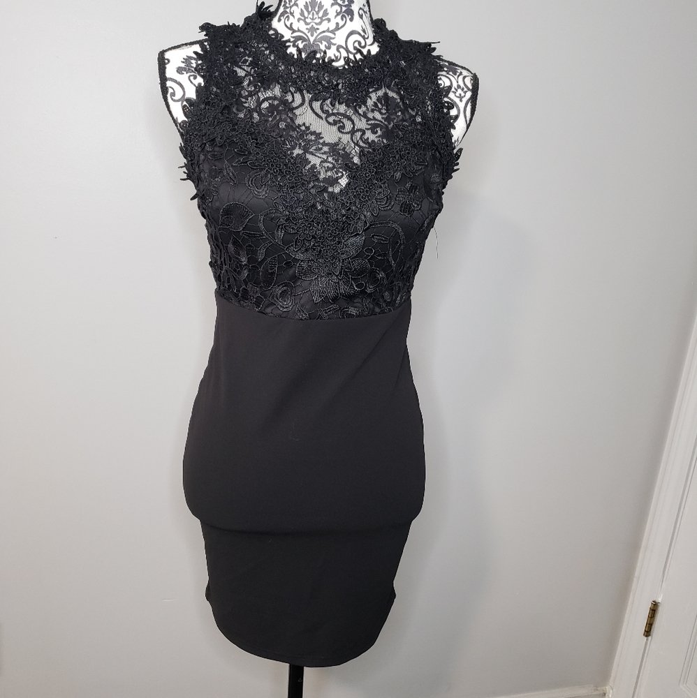 FLASH SALE‼️‼️Little Black Lace Dress (LBLD)😉